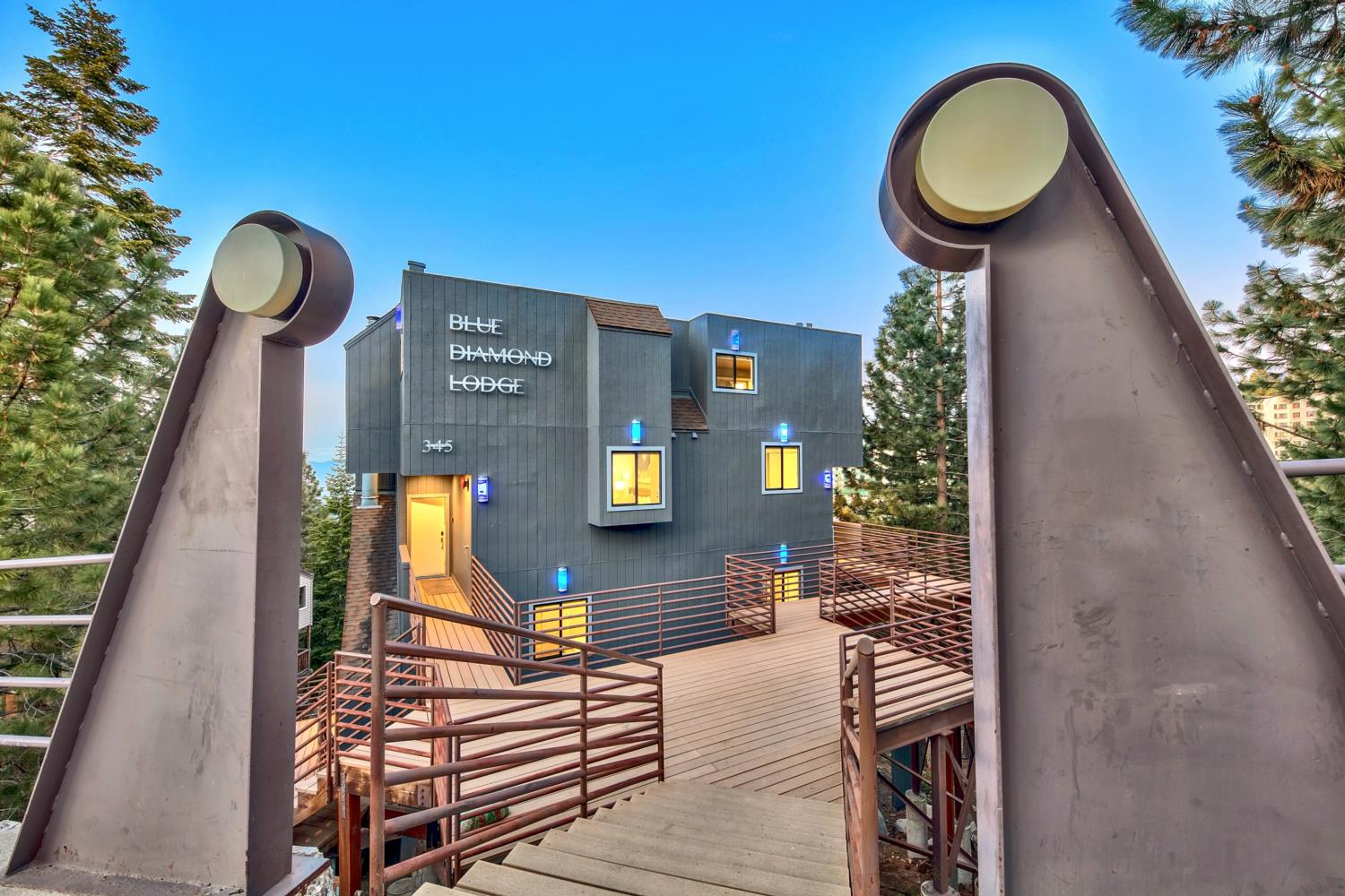 Sapphire House - Image 35